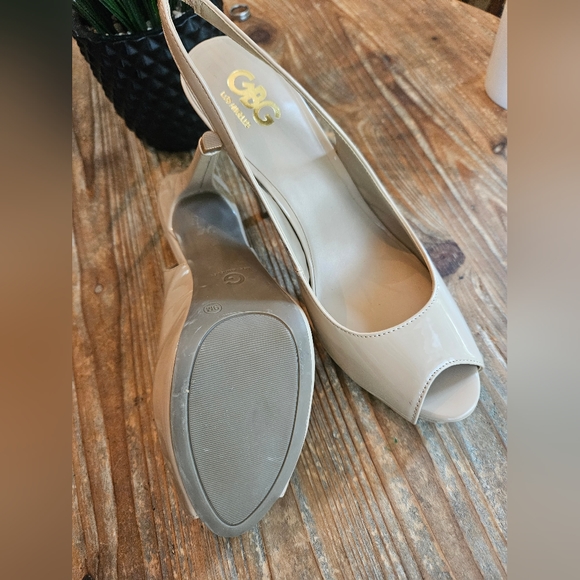 GBG LOS ANGELES SLINGBACKS -GUESS - Picture 4 of 6